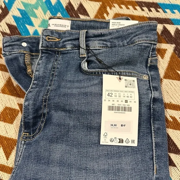 NWT Zara Sculpt High Rise Skinny Ankle Length jeans - Picture 2 of 6